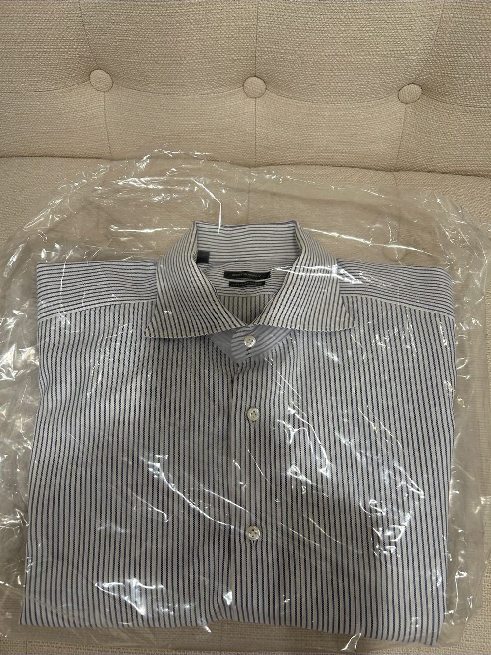 Suitsupply by Thomas Mason Navy and White Pinstripe Dress Shirt in EUC, 17L - Picture 3 of 7